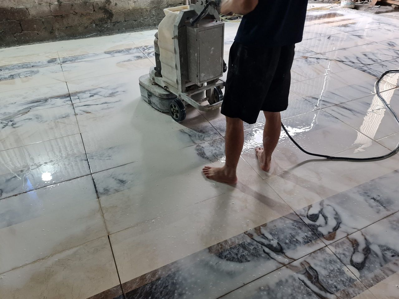 thi cong da tai nha hang sen ho hung yen 03